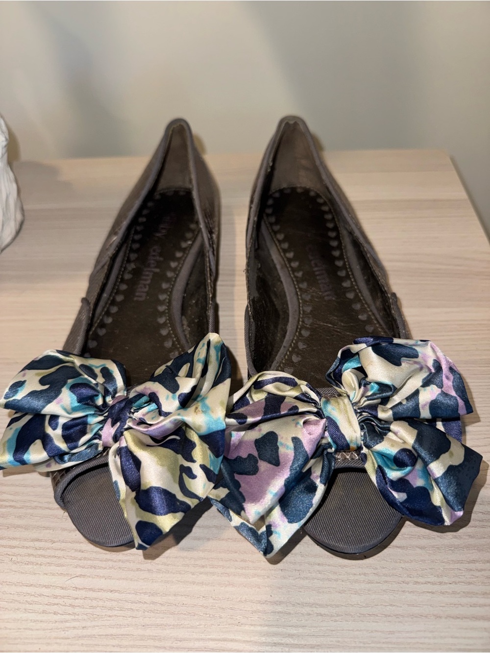 Gray Women's Ballet Flats with Multicolor Bow Accent